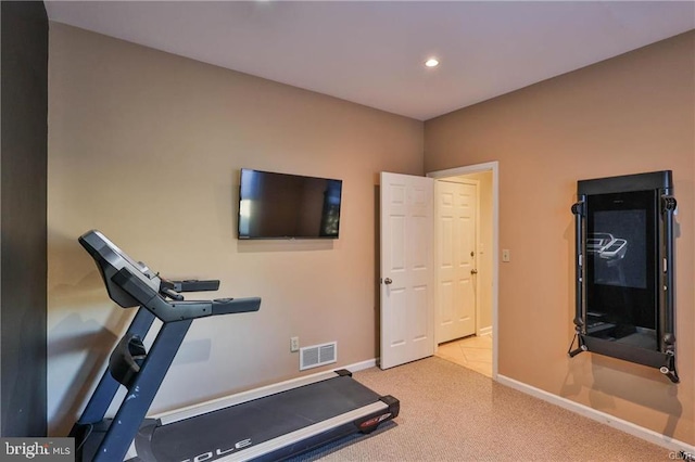 workout room with visible vents, recessed lighting, baseboards, and carpet floors