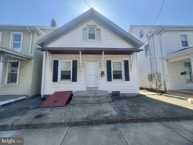 view of front facade with covered porch