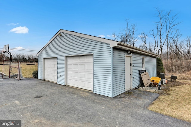 view of detached garage