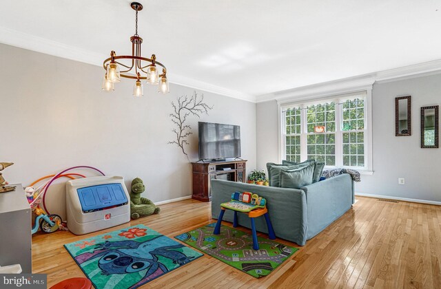 7721 Sullivan Cir, Alexandria, VA 22315 - living room featuring baseboards, wood finished floors, and ornamental molding