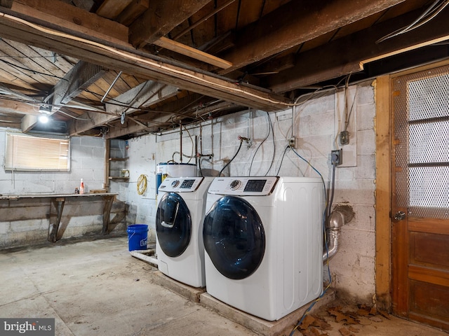 laundry area with laundry area and independent washer and dryer