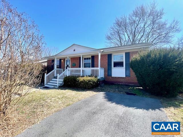 616 Arch Ave, Waynesboro VA, 22980, 3 bedrooms, 1.5 baths house for sale