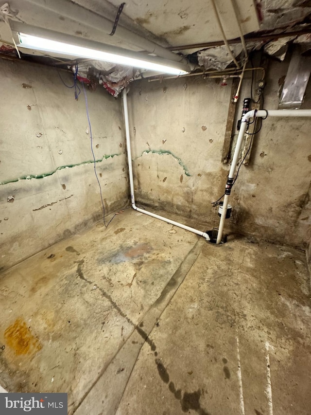 view of unfinished basement