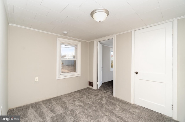 unfurnished bedroom featuring carpet floors