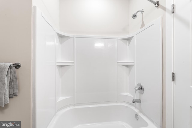 full bath with shower / bathing tub combination