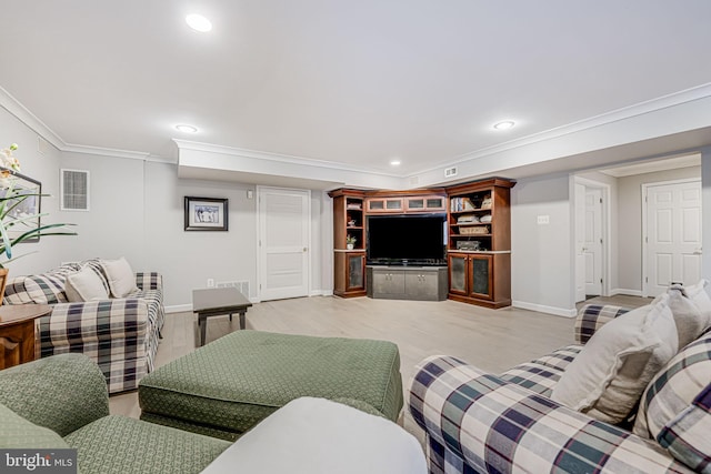 living area featuring crown molding, recessed lighting, visible vents, and baseboards