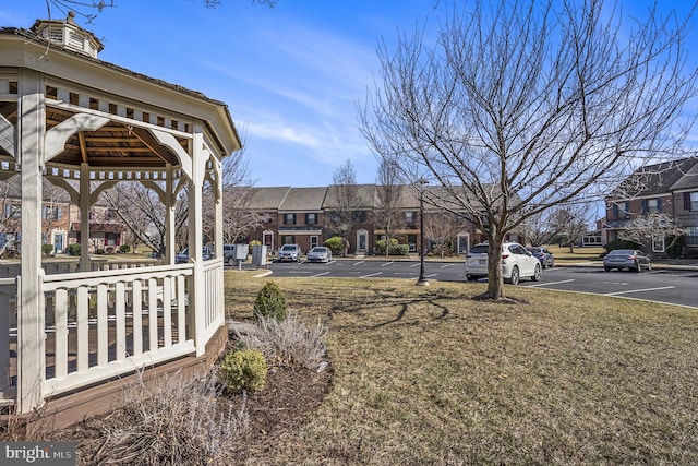 view of yard with a residential view