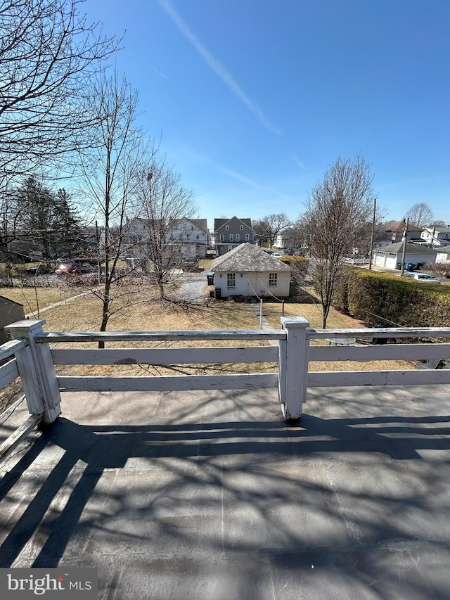 view of front of house with a fenced front yard