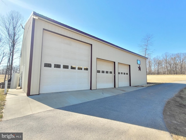 view of detached garage