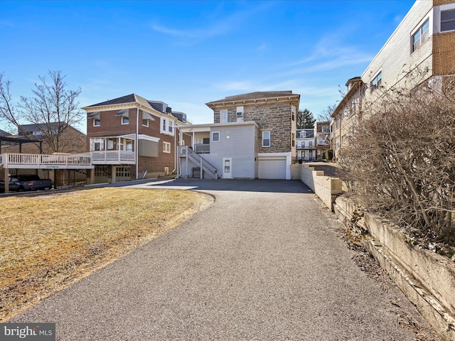 view of front of house featuring driveway