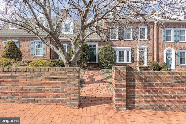 view of front facade with brick siding