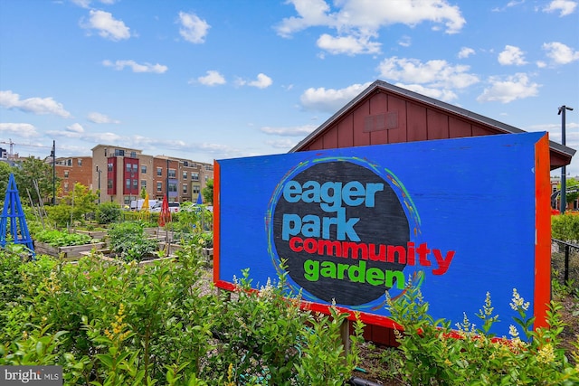 view of community / neighborhood sign