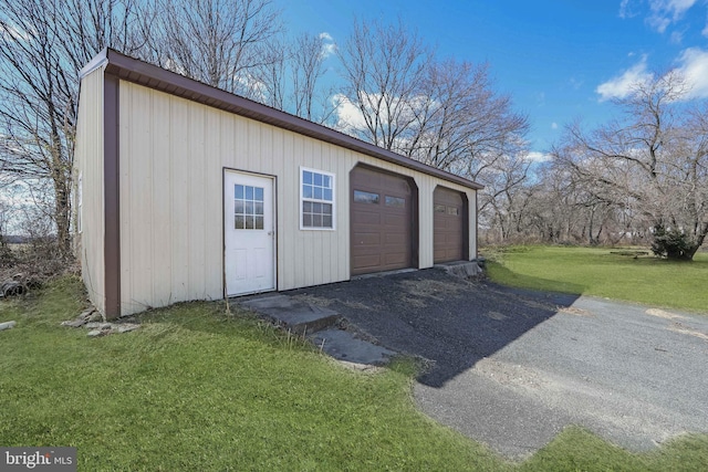 view of detached garage