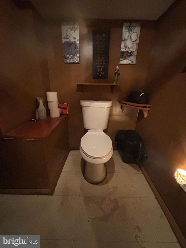 3316 Jasper St, Philadelphia, PA 19134 - bathroom featuring baseboards and toilet