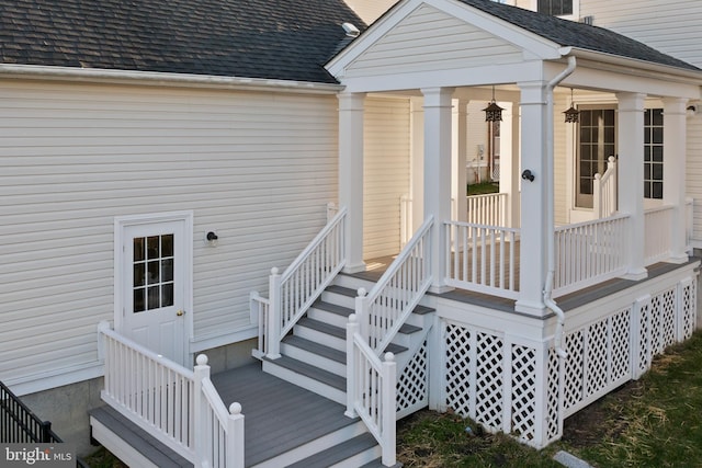 9 Quaker St, Chesterfield, NJ 08515 - property entrance with a shingled roof