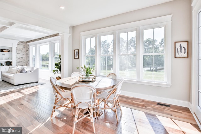 dining space featuring visible vents, recessed lighting, baseboards, and light wood-style floors