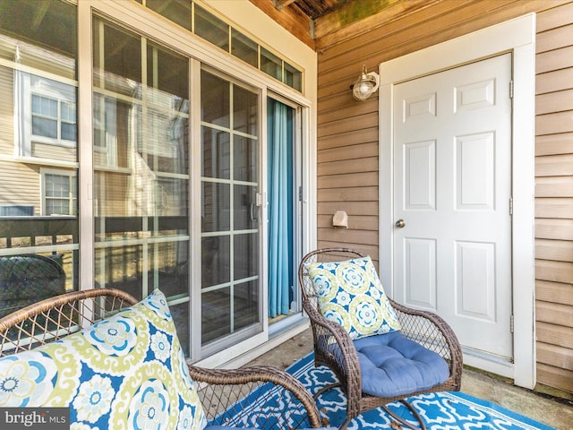 balcony featuring covered porch