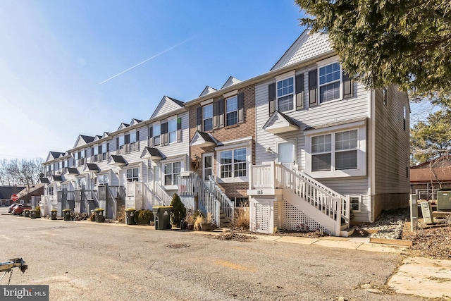 view of front facade featuring a residential view