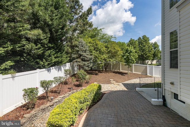 15200 Spotted Turtle Ct, Woodbridge, VA 22193 - view of patio with a fenced backyard