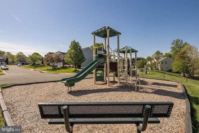 15200 Spotted Turtle Ct, Woodbridge, VA 22193 - community jungle gym featuring a residential view