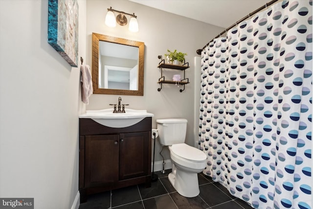 full bathroom with toilet, a shower with shower curtain, tile patterned flooring, baseboards, and vanity