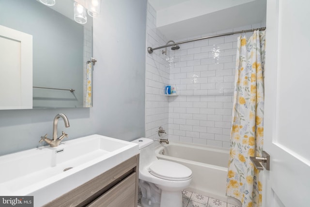 full bathroom featuring toilet, shower / tub combo with curtain, and vanity