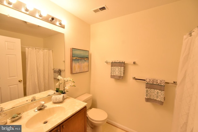 full bath with visible vents, baseboards, toilet, and vanity