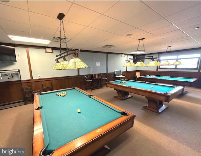 playroom featuring visible vents, wainscoting, and pool table