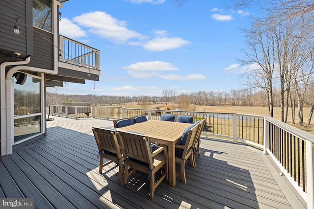 deck featuring outdoor dining space