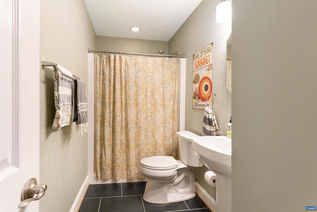 3535 Foxwood Dr, Barboursville, VA 22923 - bathroom featuring tile patterned flooring, curtained shower, toilet, and baseboards