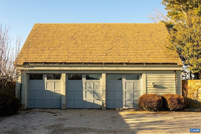 view of detached garage