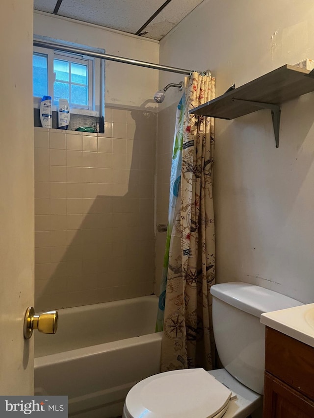 full bath with shower / bath combination with curtain, toilet, and vanity