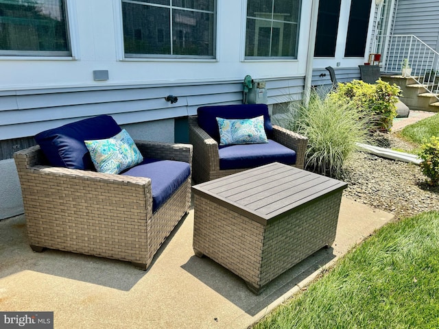 view of patio featuring an outdoor hangout area