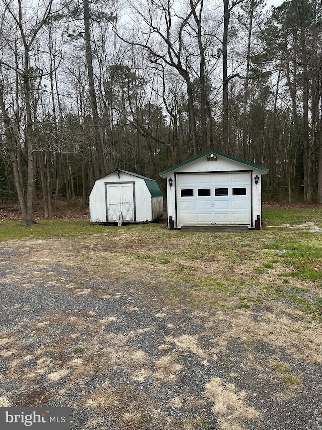 view of detached garage