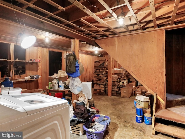 below grade area featuring washer / clothes dryer