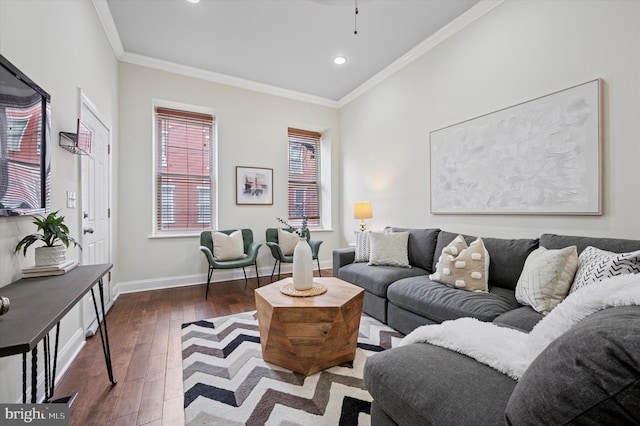 living room featuring crown molding, recessed lighting, dark wood-style floors, and baseboards