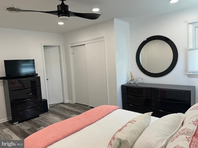 bedroom with visible vents, wood finished floors, recessed lighting, a closet, and ceiling fan