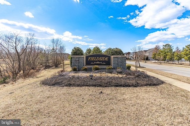 view of community / neighborhood sign