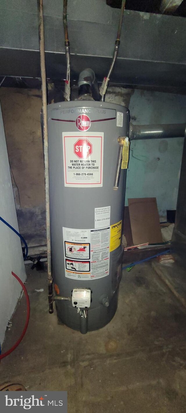 526 Moore St, Philadelphia, PA 19148 - utilities with water heater