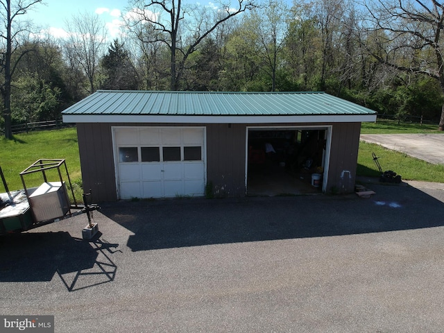 view of detached garage