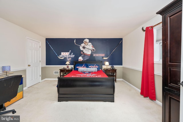 bedroom featuring carpet, visible vents, and baseboards