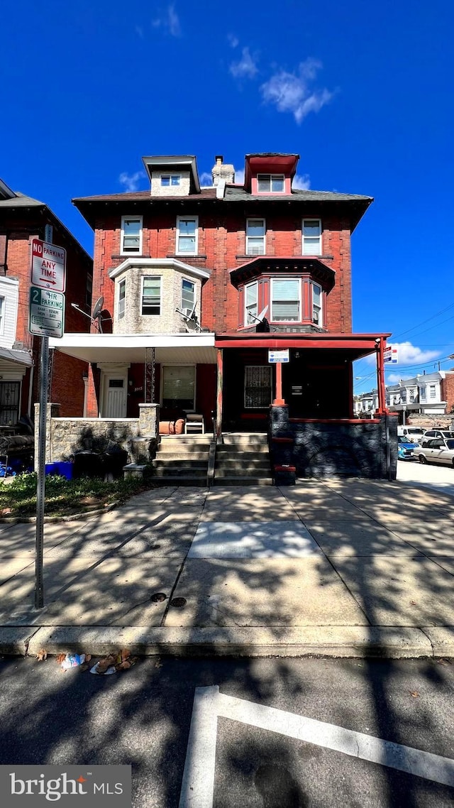 view of front of house