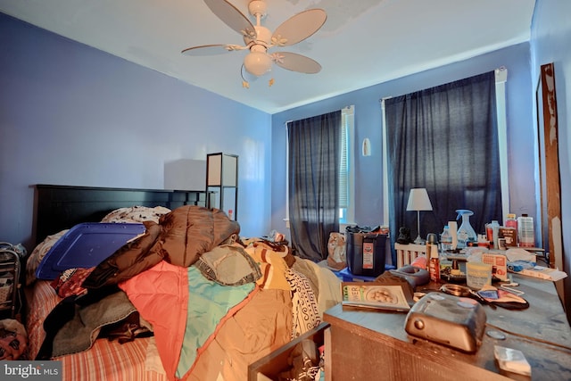 bedroom featuring a ceiling fan