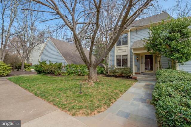 12521 N Lake Ct, Fairfax, VA 22033 - view of front of property with roof with shingles and a front yard