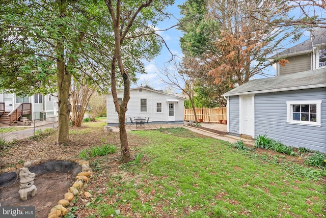 2621 2nd Rd N, Arlington, VA 22201 - view of yard with fence and a patio
