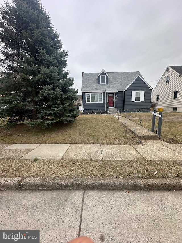 view of front of house with a front yard