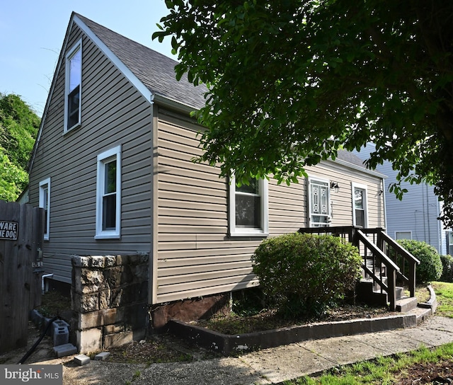 3910 Billings Pl, Capitol Heights, MD 20743 - view of front facade featuring fence and a shingled roof