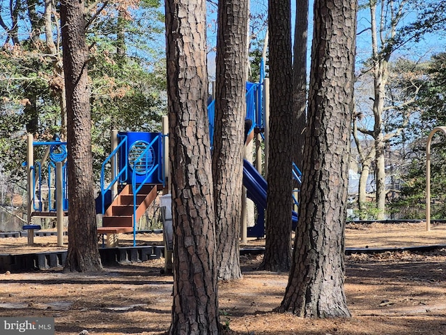 906 Loch Raven Rd, Salisbury, MD 21804 - view of home's exterior featuring playground community