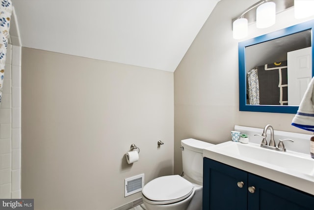 full bath featuring visible vents, toilet, curtained shower, lofted ceiling, and vanity