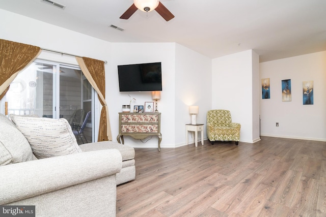 4101D Fullerton Ct, Milford, DE 19963 - living area featuring visible vents, wood finished floors, and a ceiling fan